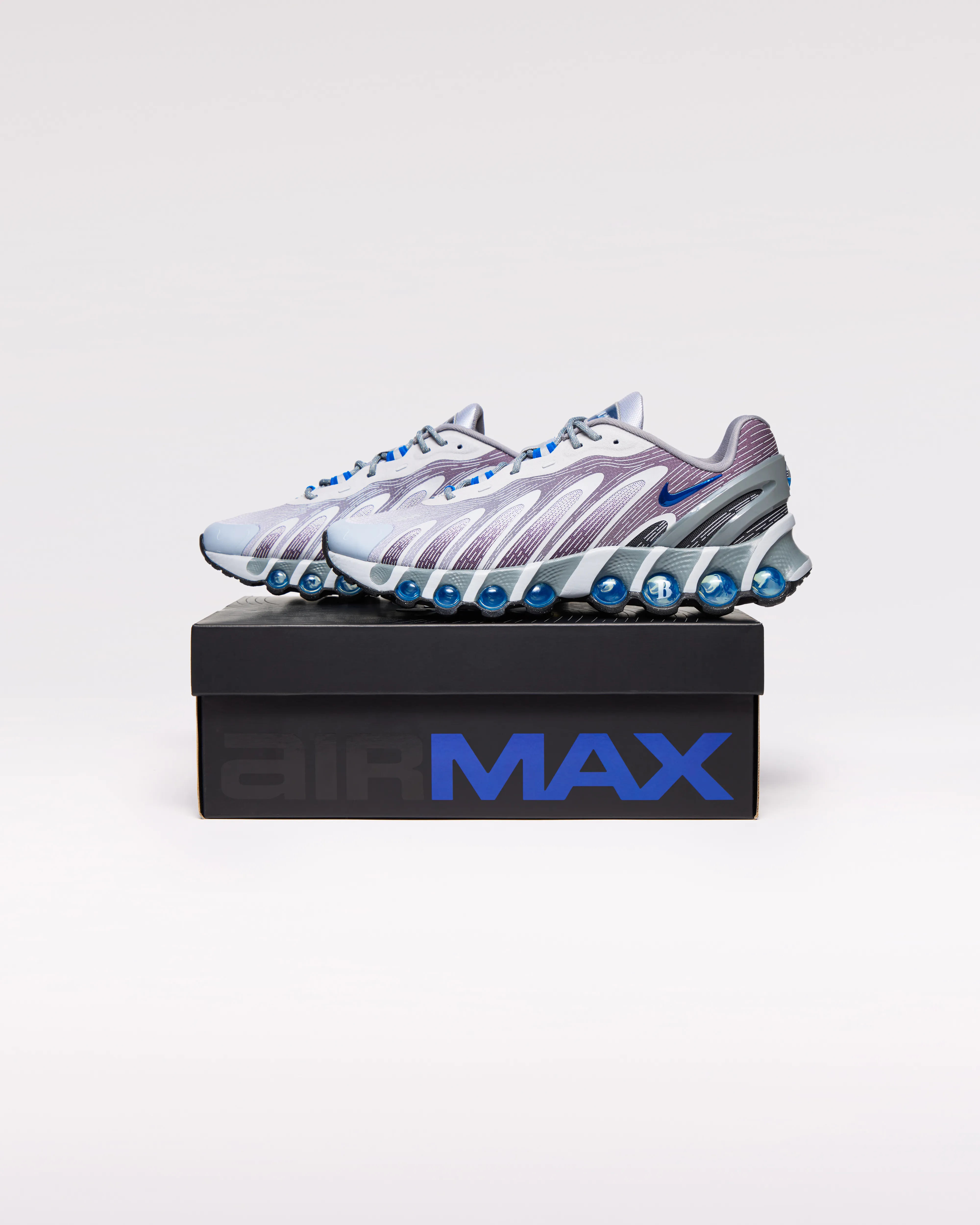 NIKE_DN8_SHOES+BOX_7424_4X5.jpg